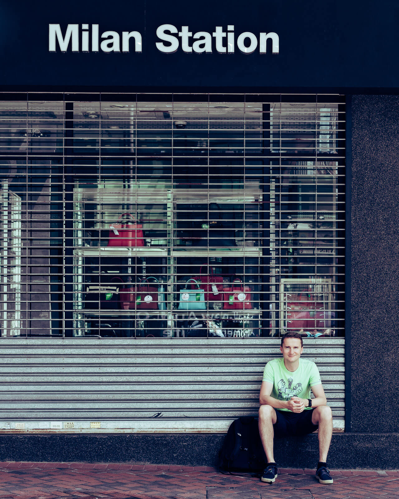 Portrait Milan Istvan – Urban Street Fotografie an der Milan Station